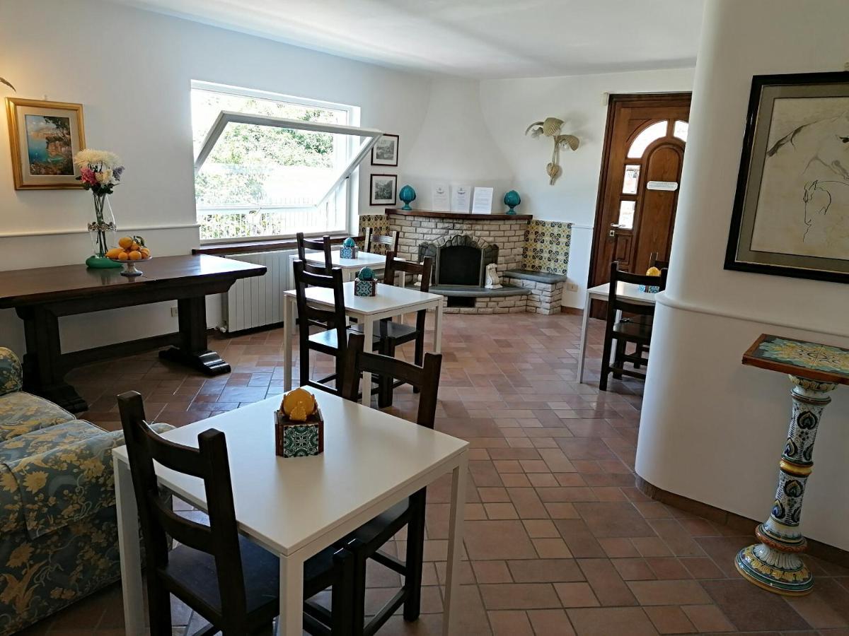 B&B Villa Teresa Сорренто Екстер'єр фото