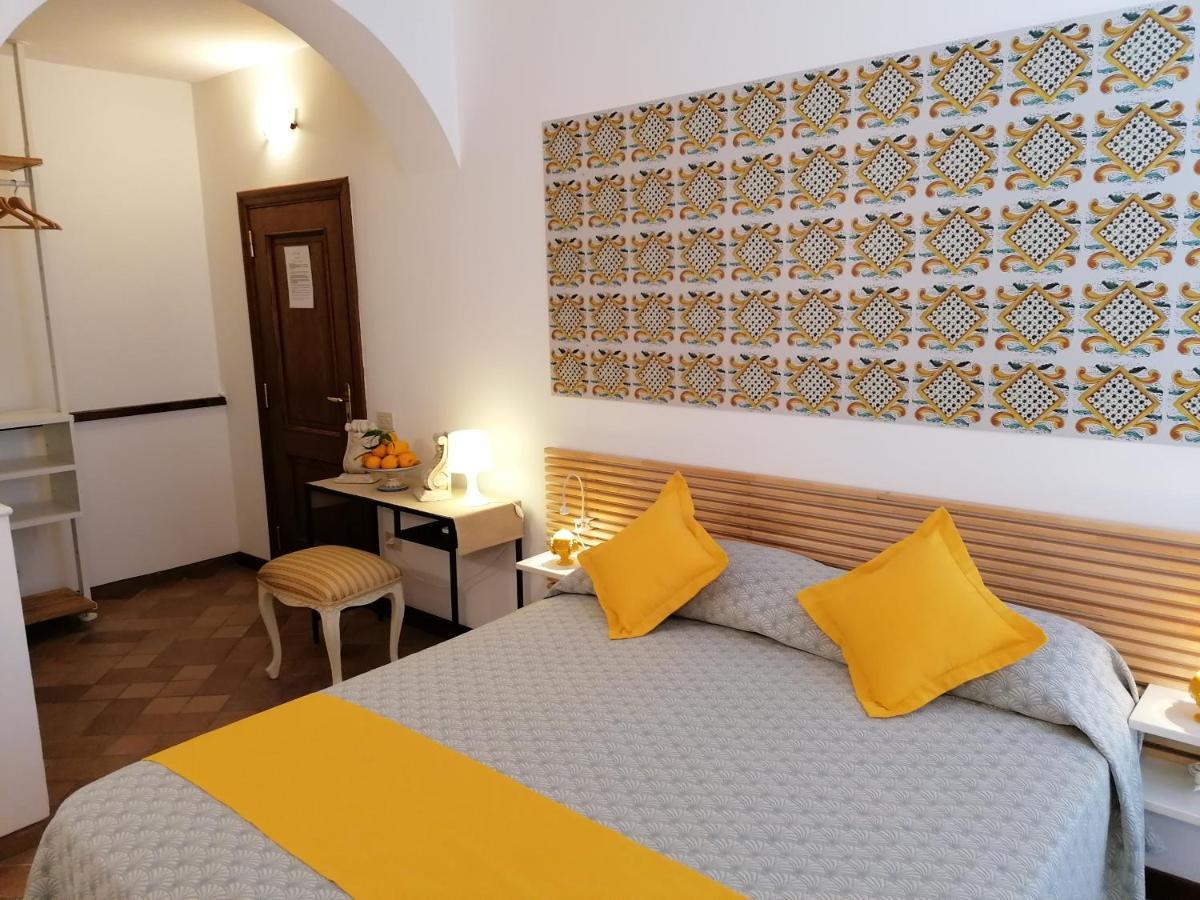 B&B Villa Teresa Сорренто Екстер'єр фото