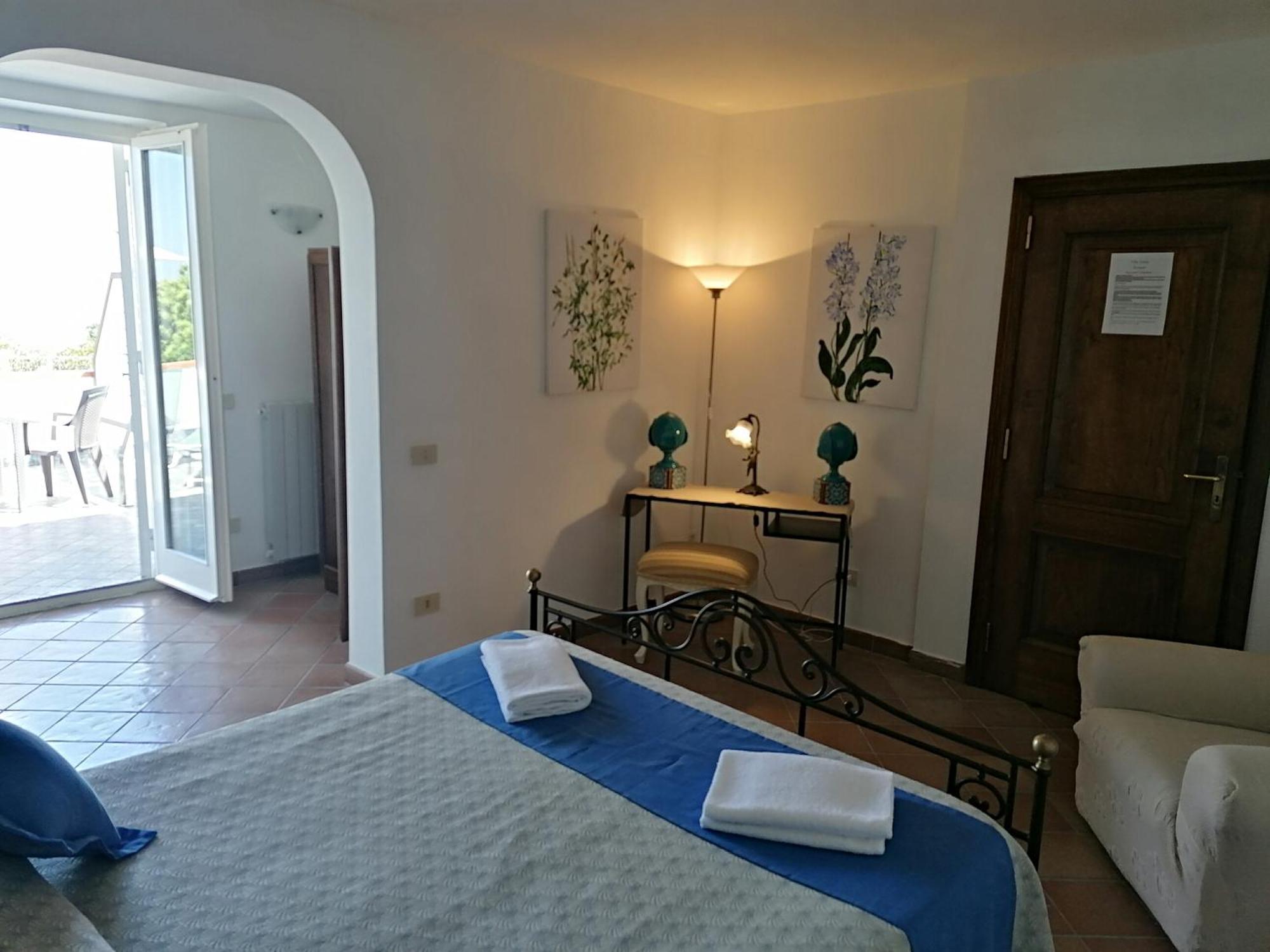 B&B Villa Teresa Сорренто Екстер'єр фото